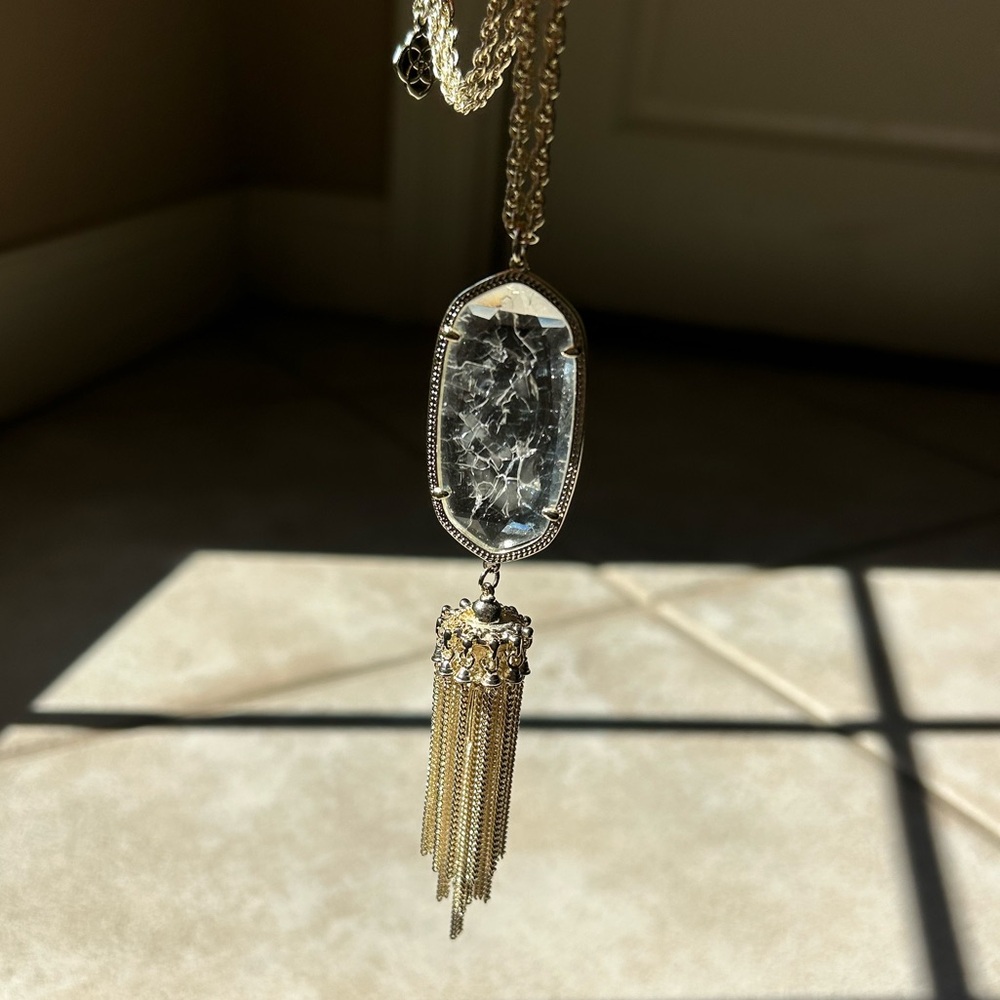 Kendra Scott Rayne Gold Pendant Fringe Necklace Crackle - Picture 3 of 4